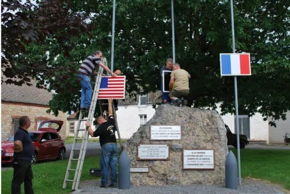 World War II memorials in the area of Momignies